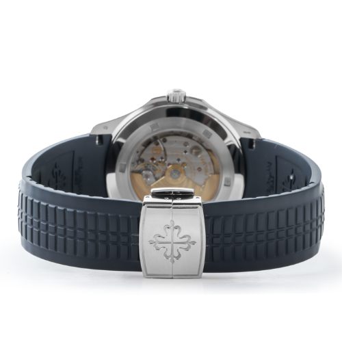 the-patek-philippe-aquanaut-5168g-001-is-an-exquisite
